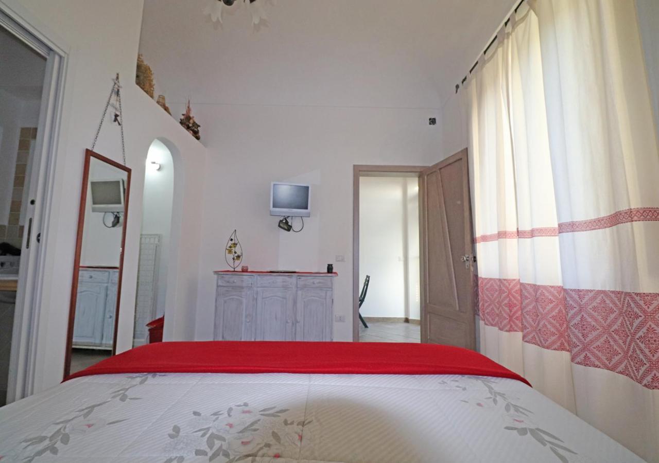 Murphy Holiday Home - Mongiardino 01 La Maddalena  Buitenkant foto
