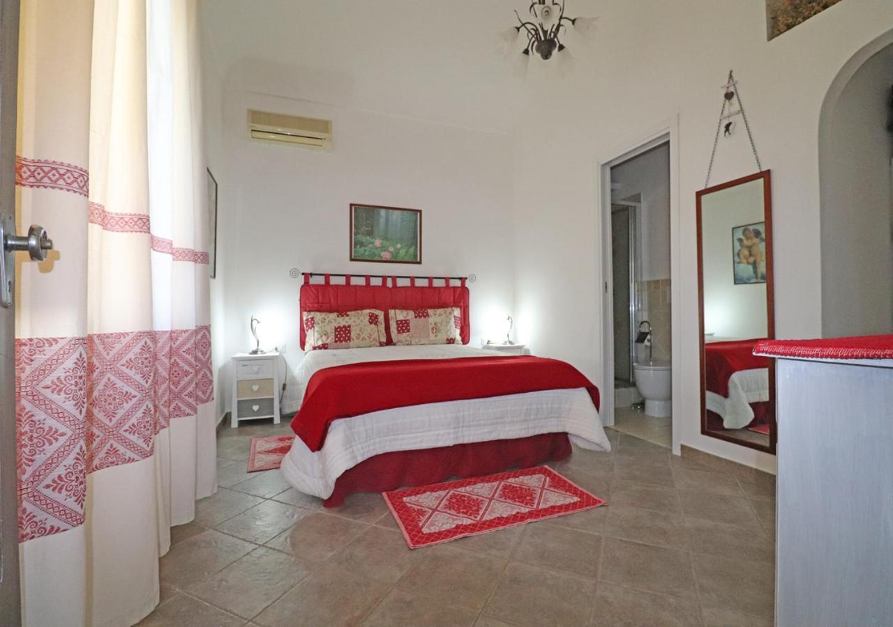 Murphy Holiday Home - Mongiardino 01 La Maddalena  Buitenkant foto